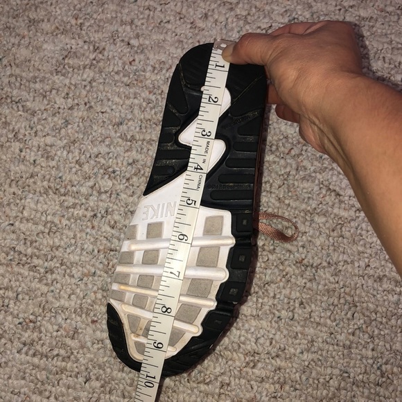 Rose Gold Nike Air Max size 4.5y fits womens 6 - Picture 10 of 10